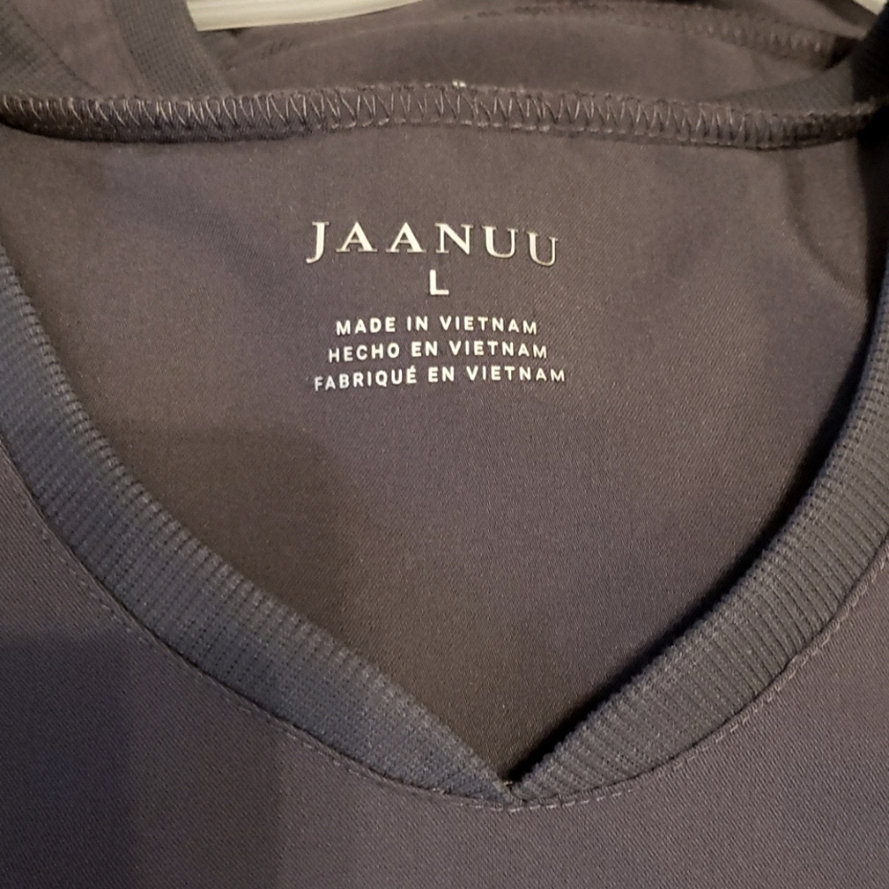 Jaanuu Woman's "2 Pocket Tuck -in Scrub Top" Slate Grey Sz Large - Picture 3 of 4